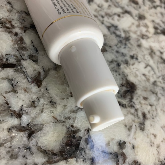 Too Faced Hangover RX replenishing face Primer proactive & nourishing - Picture 9 of 11